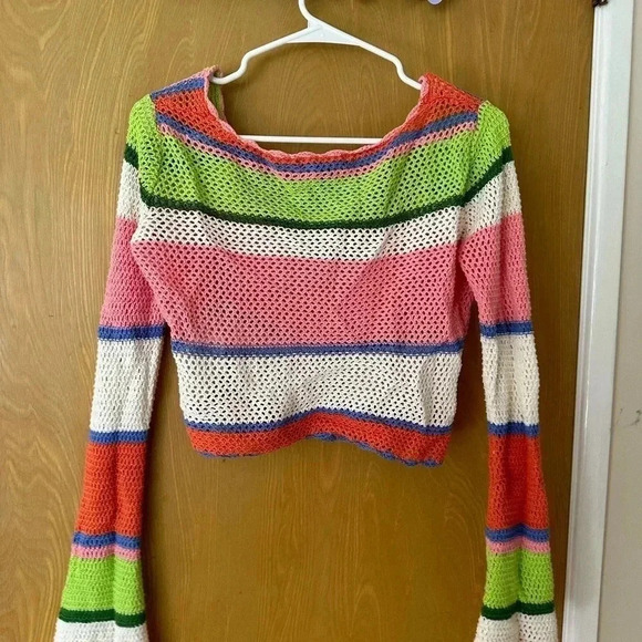 Viral Crochet Top - Picture 2 of 3